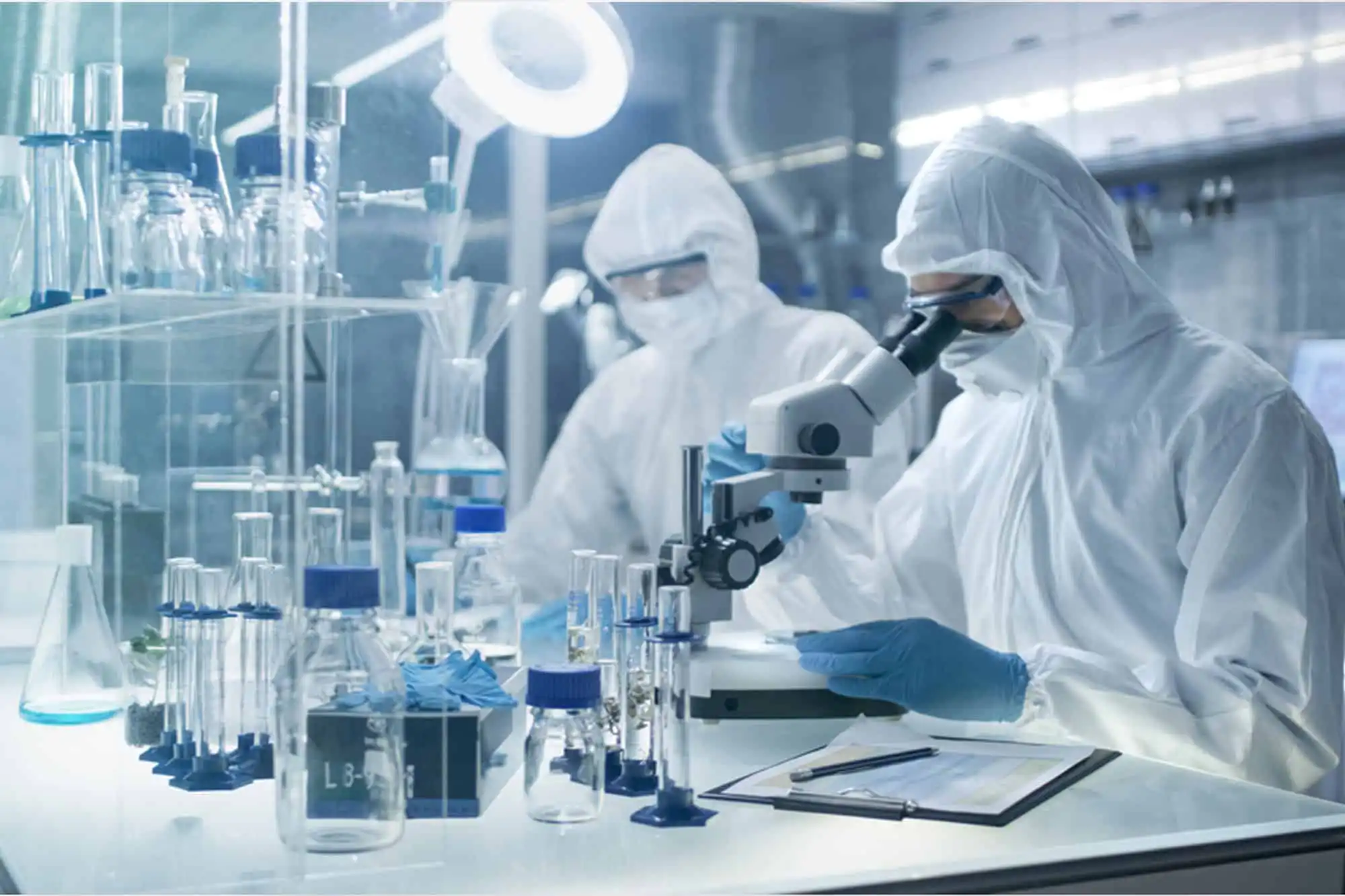 JTING laboratory conducting dermatological and safety testing for OEM nail gel products