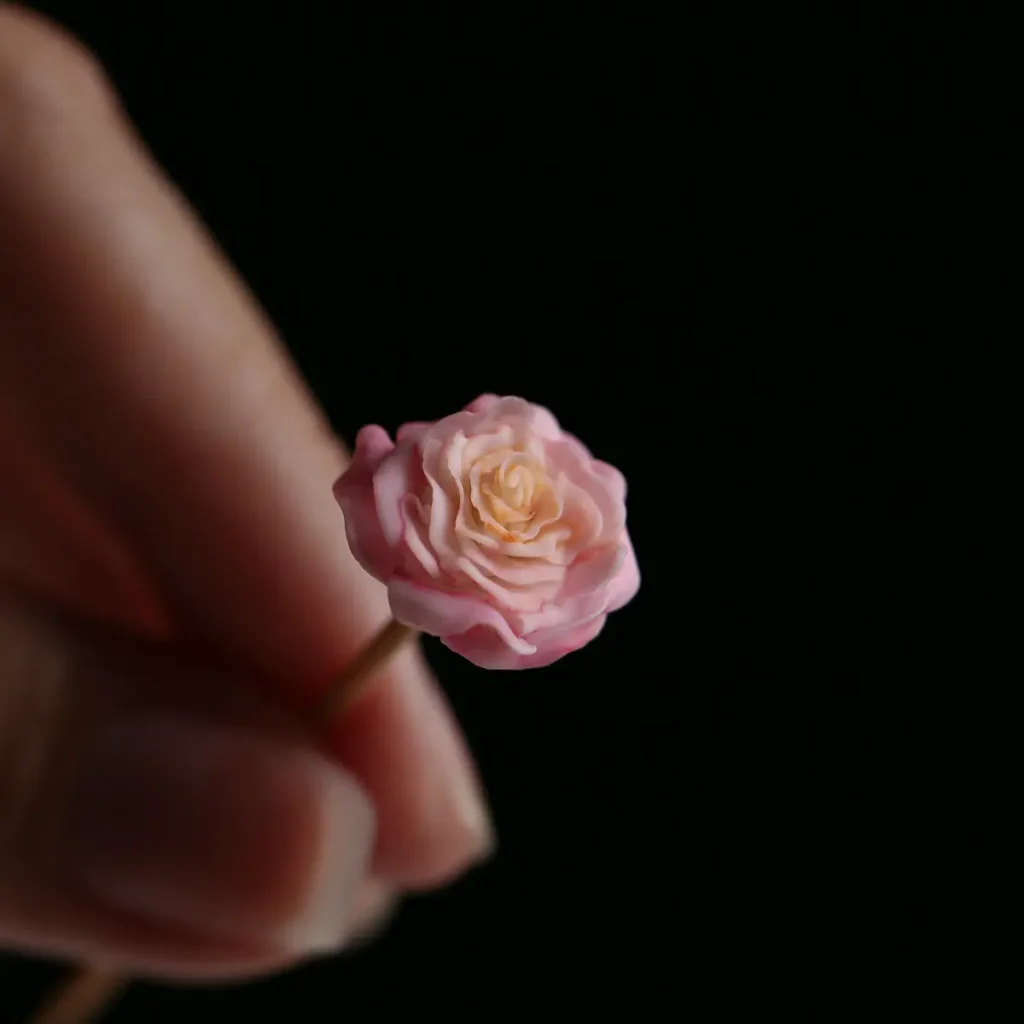 Macro 3D Rose Flower Petal Art Using High Toughness Sculpture Gel White