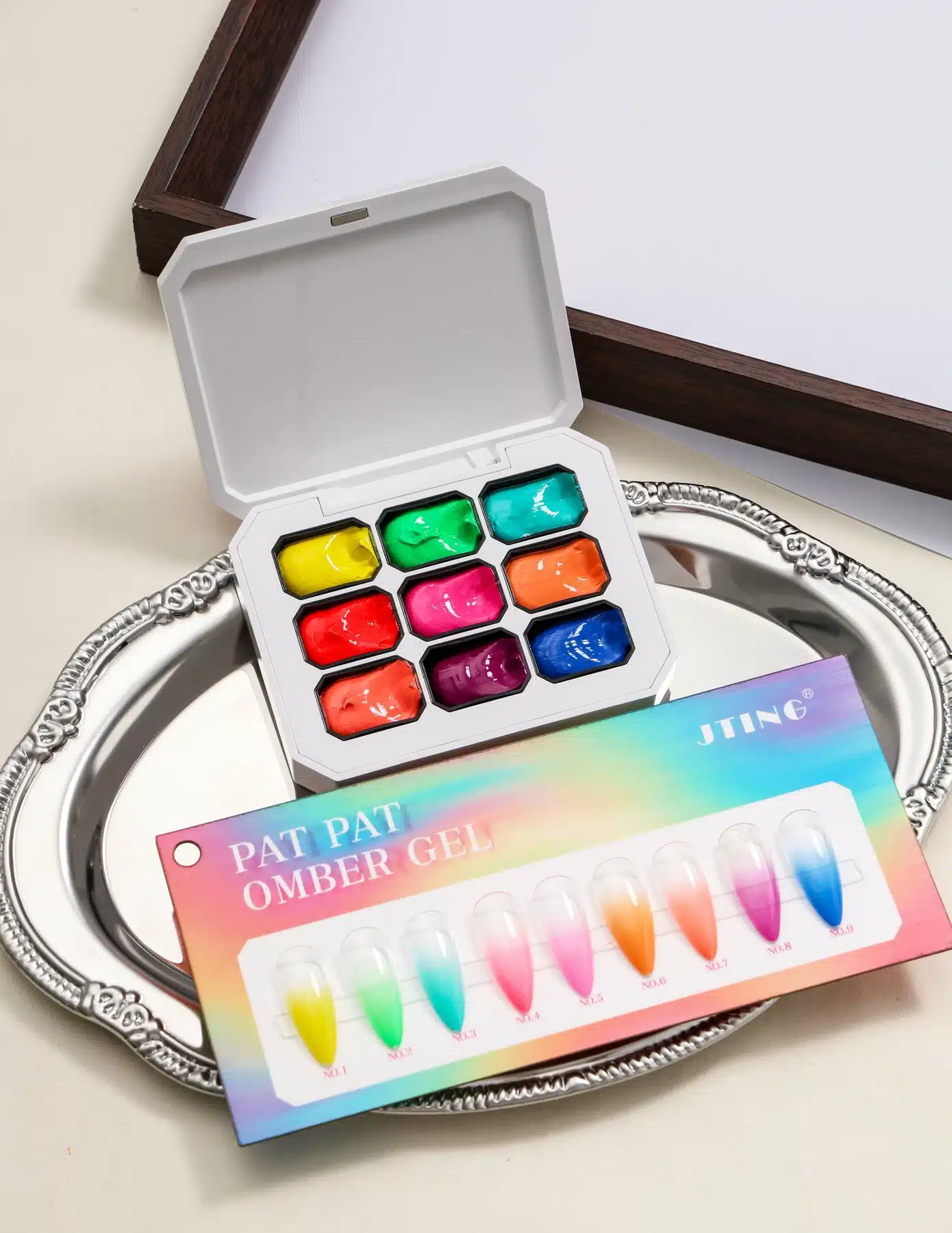B90 bright Pat Pat Gel palette with summer gradient nail samples
