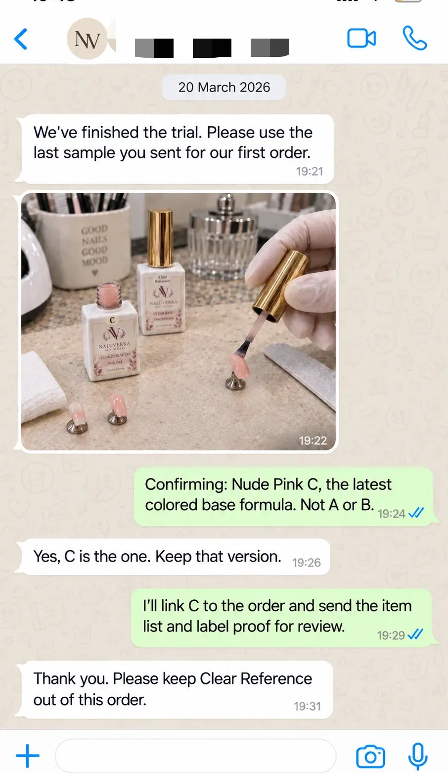 WhatsApp confirmation selecting the last-sent colored base gel formula for the first order